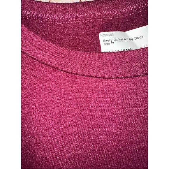 Graphic Easily Distracted By Dogs Burgandy T-shirt size large 12 - Picture 2 of 4